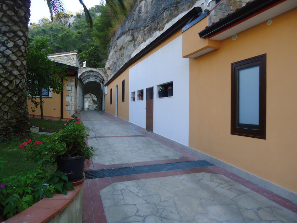 Pineta Monserrato Модика Экстерьер фото